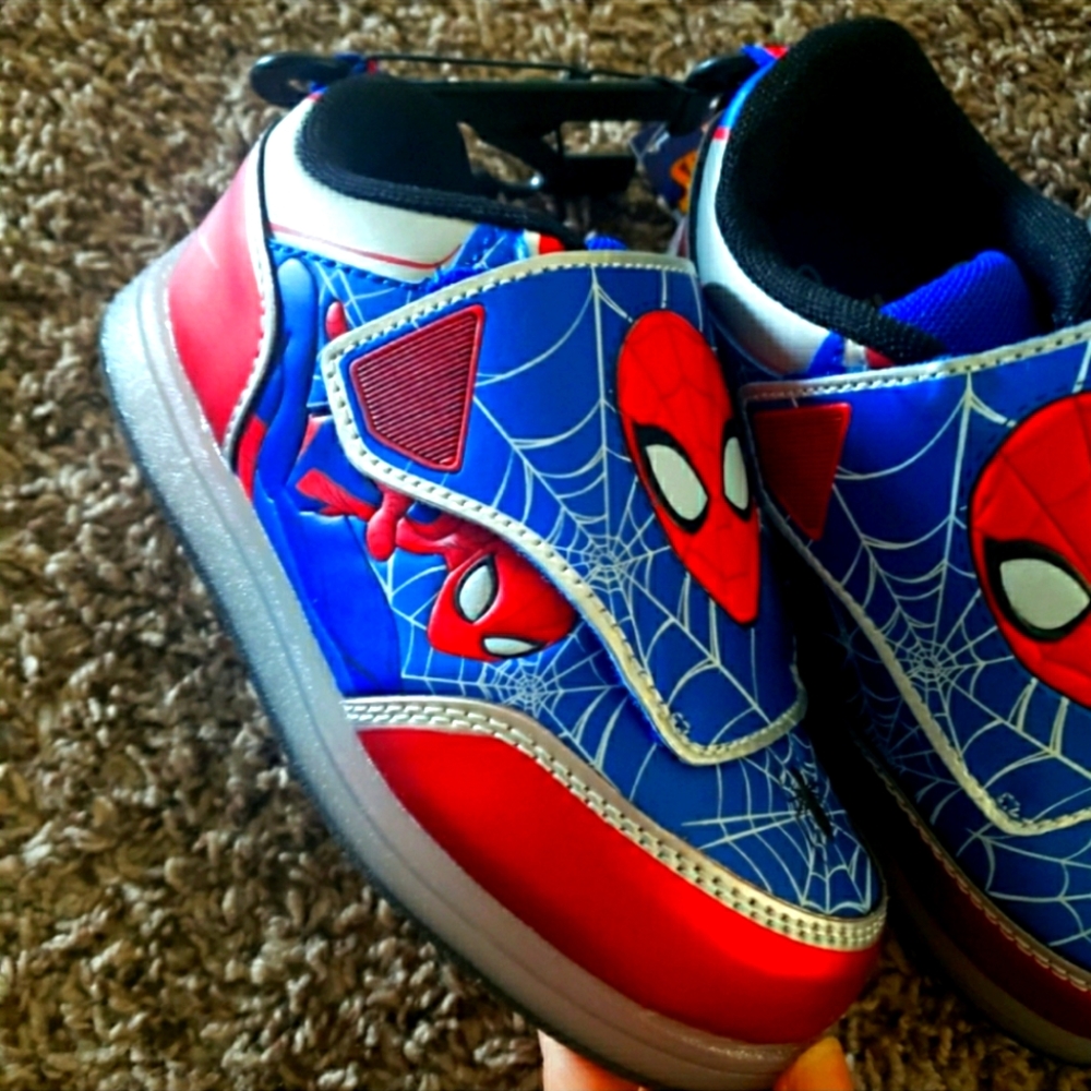 Marvel Spider-Man light up shoes - Picture 2 of 2